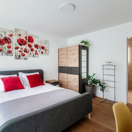 Linda Terrace By Quokka 360 - Modern One-Bedroom Flat With Sun Terrace 洛迦诺 外观 照片