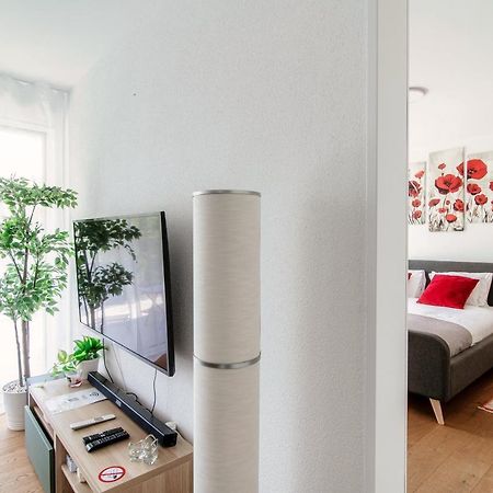 Linda Terrace By Quokka 360 - Modern One-Bedroom Flat With Sun Terrace 洛迦诺 外观 照片