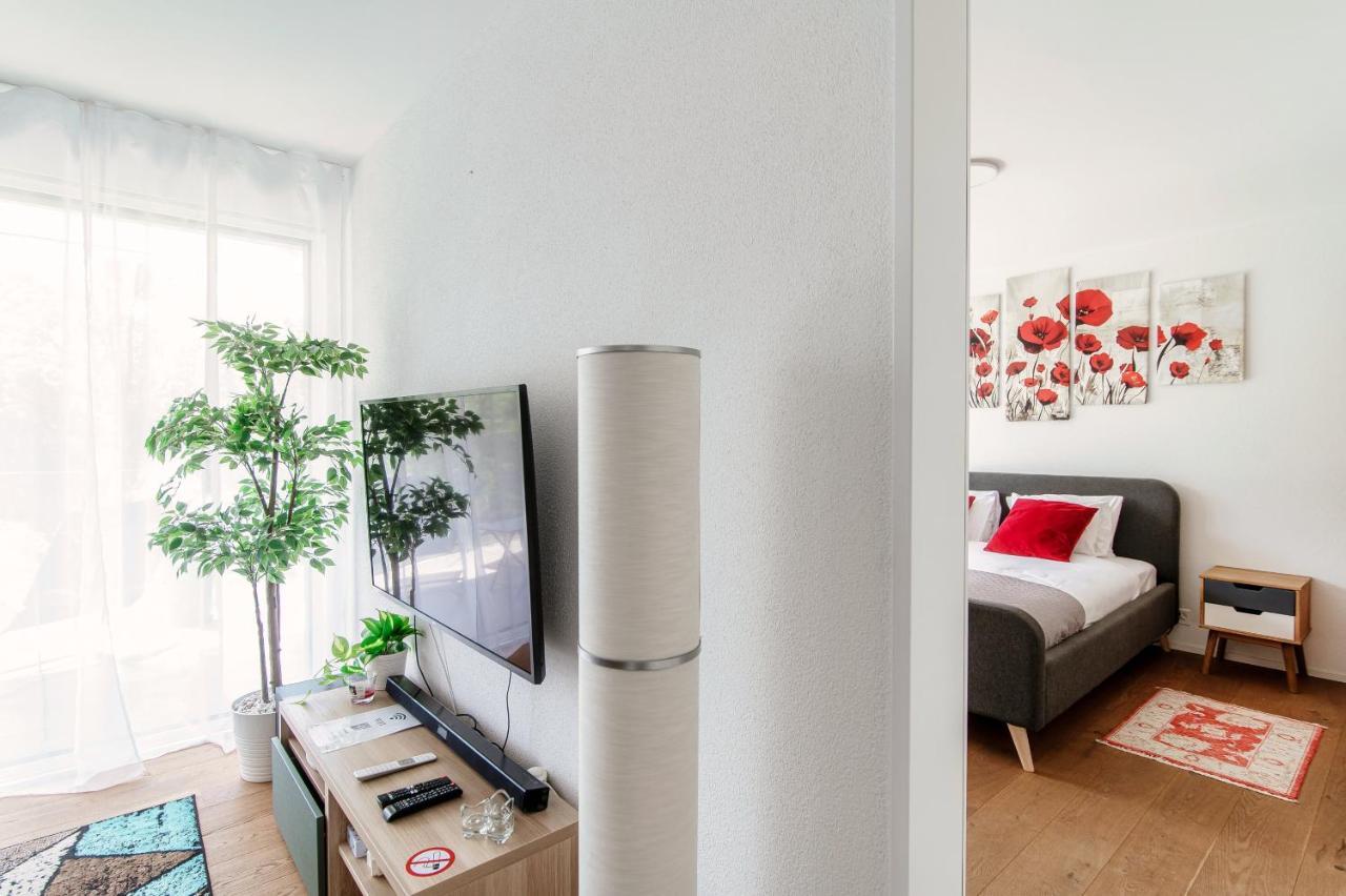 Linda Terrace By Quokka 360 - Modern One-Bedroom Flat With Sun Terrace 洛迦诺 外观 照片